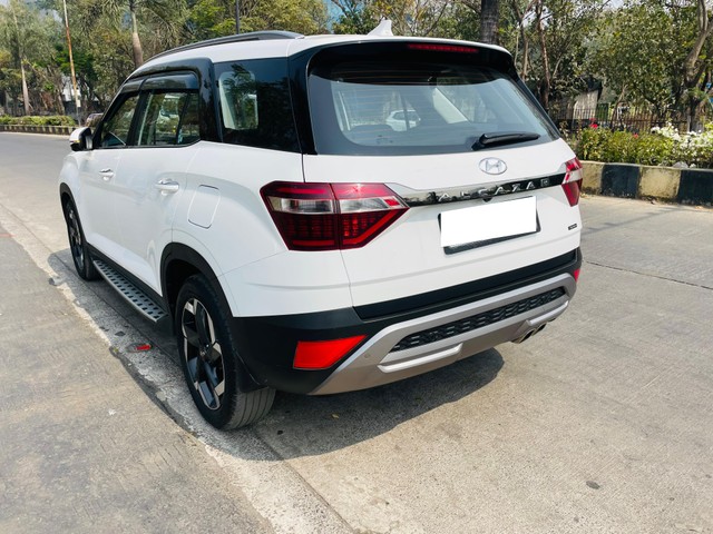 Second-hand 2024 Hyundai Alcazar Signature (O) 7-Seater Diesel AT for sale in Mumbai-10