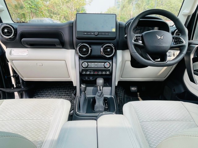 Second-hand 2025 Mahindra Thar ROXX AX7L 4WD Diesel AT for sale in Mumbai-11