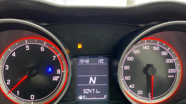 Second-hand 2019 Maruti Swift VXI AMT for sale in Ahmedabad-11