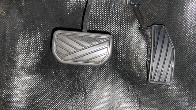 Second-hand 2019 Maruti Suzuki Swift VXI AMT for sale in Hyderabad-14