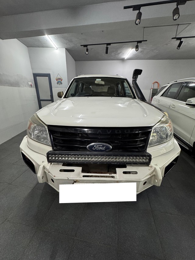 Second-hand 2011 Ford Endeavour 3.0L 4X4 AT for sale in New Delhi