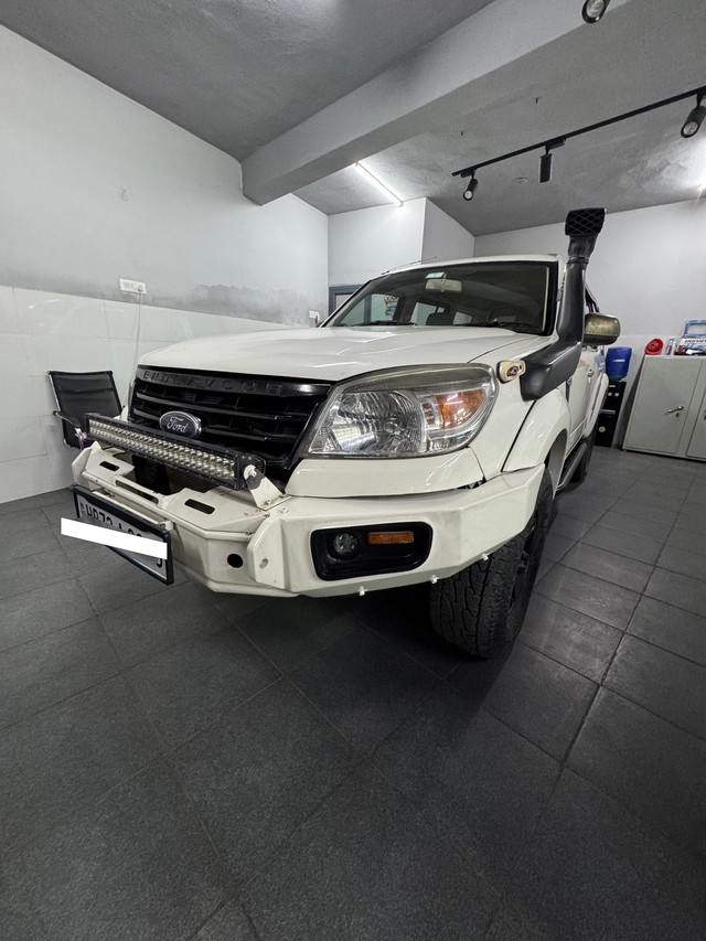 Second-hand 2011 Ford Endeavour 3.0L 4X4 AT for sale in New Delhi