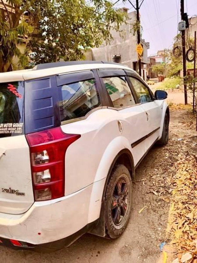 Second-hand 2013 Mahindra XUV500 W8 FWD for sale in Morena-5