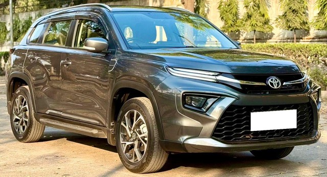 Second-hand 2023 Toyota Hyryder E for sale in New Delhi-14