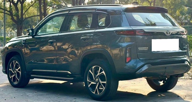 Second-hand 2023 Toyota Hyryder E for sale in New Delhi-4