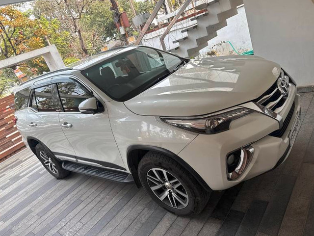 Second-hand 2017 Toyota Fortuner 2.8 2WD AT BSIV for sale in Warangal-3
