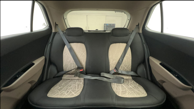 Second-hand 2015 Hyundai Grand i10 1.2 Kappa Sportz BSIV for sale in Ahmedabad-29