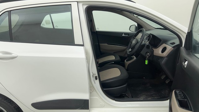 Second-hand 2015 Hyundai Grand i10 1.2 Kappa Sportz BSIV for sale in Ahmedabad-15