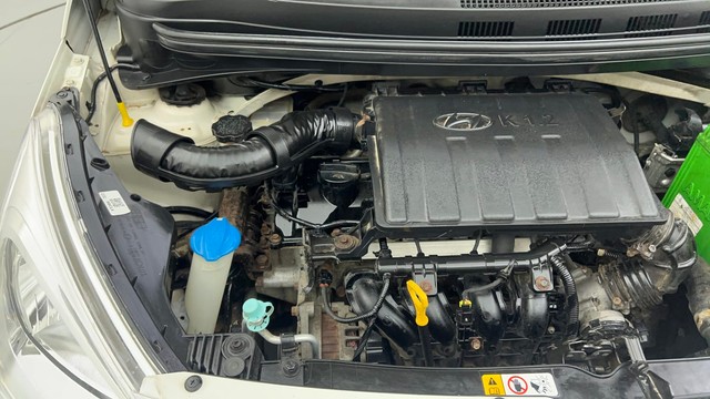 Second-hand 2015 Hyundai Grand i10 1.2 Kappa Sportz BSIV for sale in Ahmedabad-35
