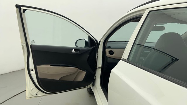 Second-hand 2015 Hyundai Grand i10 1.2 Kappa Sportz BSIV for sale in Ahmedabad-23