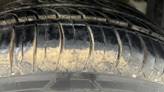 Second-hand 2017 Maruti Swift ZXI for sale in Ahmedabad-27