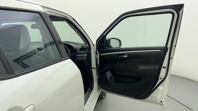 Second-hand 2017 Maruti Swift ZXI for sale in Ahmedabad-16