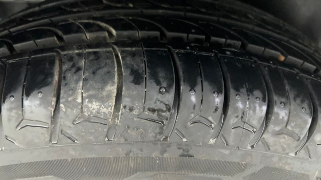 Second-hand 2017 Maruti Swift ZXI for sale in Ahmedabad-35