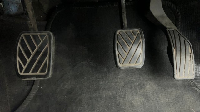 Second-hand 2017 Maruti Swift ZXI for sale in Ahmedabad-14