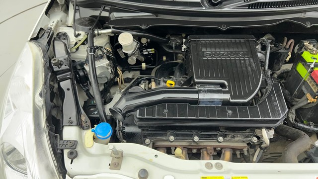 Second-hand 2017 Maruti Swift ZXI for sale in Ahmedabad-26