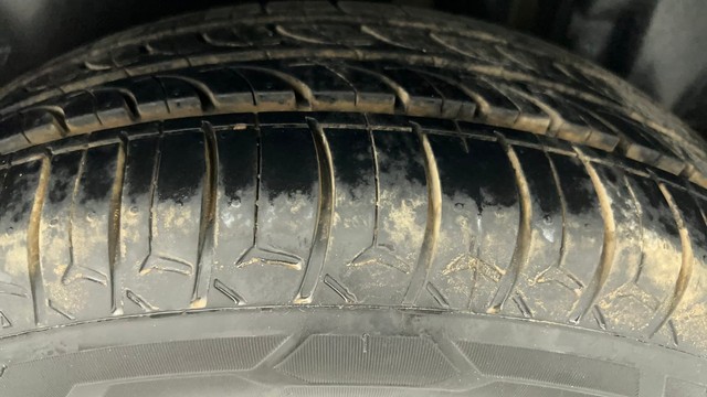 Second-hand 2017 Maruti Swift ZXI for sale in Ahmedabad-37