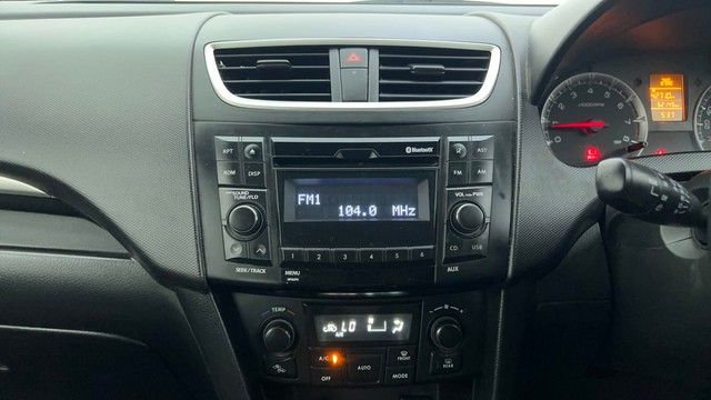 Second-hand 2017 Maruti Swift ZXI for sale in Ahmedabad-30