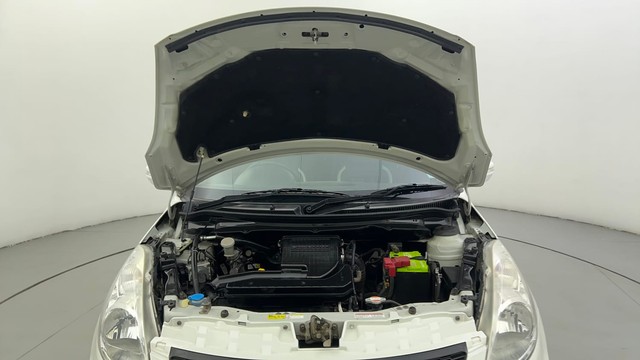 Second-hand 2017 Maruti Swift ZXI for sale in Ahmedabad-8