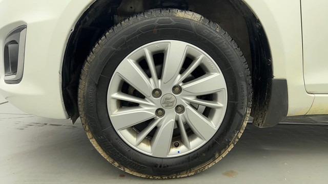 Second-hand 2017 Maruti Swift ZXI for sale in Ahmedabad-20