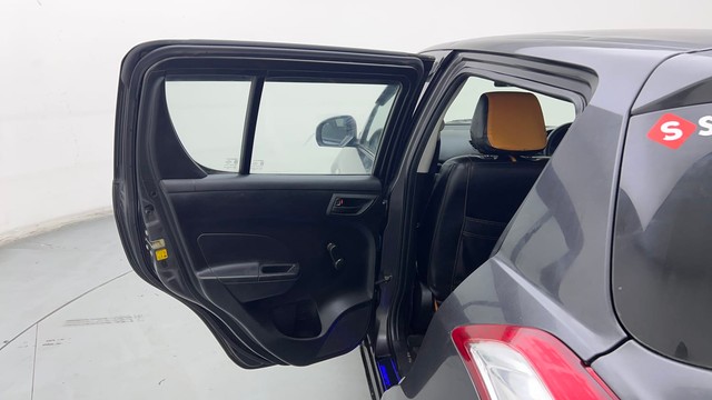 Second-hand 2015 Maruti Suzuki Swift LXI Option for sale in Ghaziabad-36