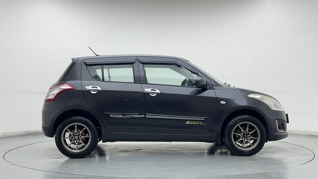 Second-hand 2015 Maruti Suzuki Swift LXI Option for sale in Ghaziabad-2
