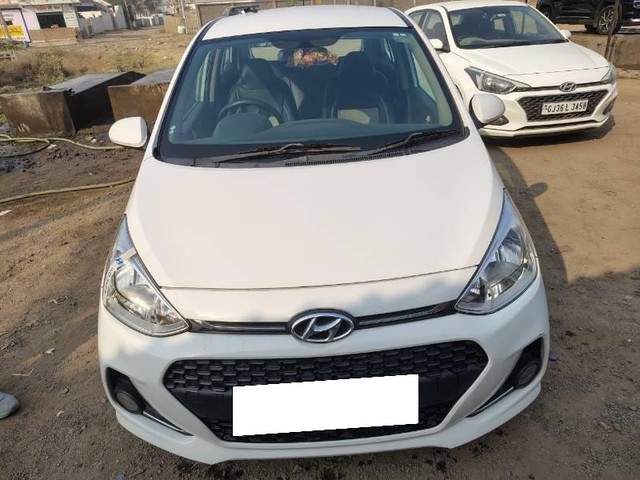 Second-hand 2017 Hyundai Grand i10 CRDi Sportz for sale in Morbi-2