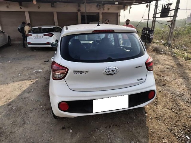 Second-hand 2017 Hyundai Grand i10 CRDi Sportz for sale in Morbi-1