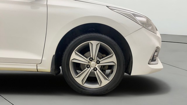 Second-hand 2019 Hyundai Verna VTVT 1.6 SX for sale in Bangalore-24