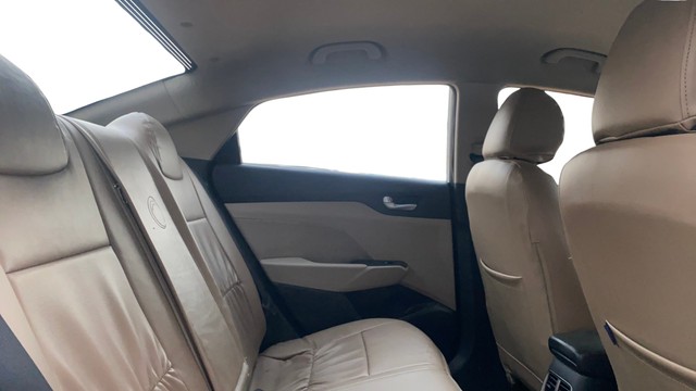 Second-hand 2019 Hyundai Verna VTVT 1.6 SX for sale in Bangalore-16