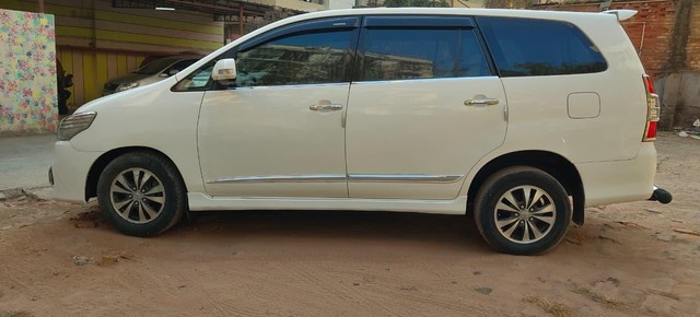 Second-hand 2015 Toyota Innova 2.5 VX (Diesel) 7 Seater for sale in Patna-2