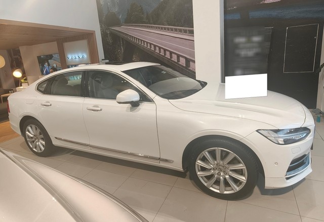 Second-hand 2018 Volvo S90 D4 Inscription BSIV for sale in Gurgaon-10