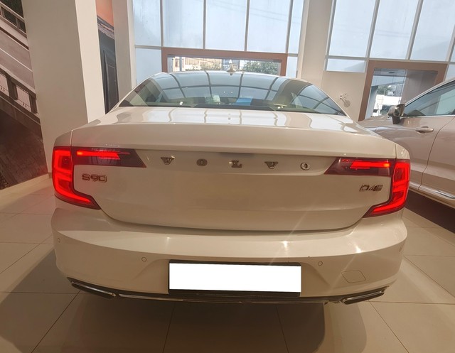 Second-hand 2018 Volvo S90 D4 Inscription BSIV for sale in Gurgaon-1