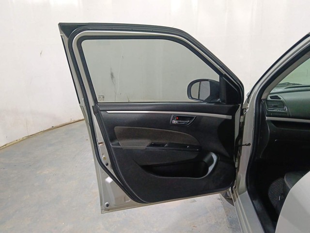 Second-hand 2015 Maruti Swift VXI for sale in Kochi-31