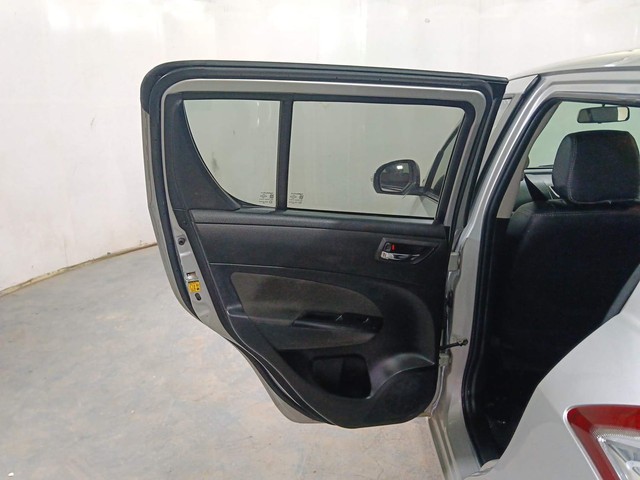 Second-hand 2015 Maruti Swift VXI for sale in Kochi-30