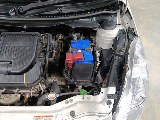 Second-hand 2015 Maruti Swift VXI for sale in Kochi-34