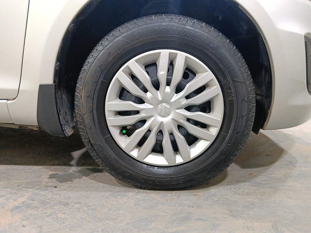 Second-hand 2015 Maruti Swift VXI for sale in Kochi-17