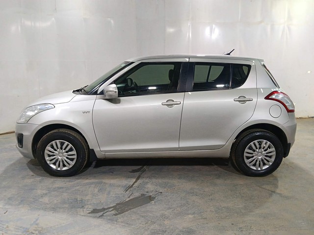 Second-hand 2015 Maruti Swift VXI for sale in Kochi-6