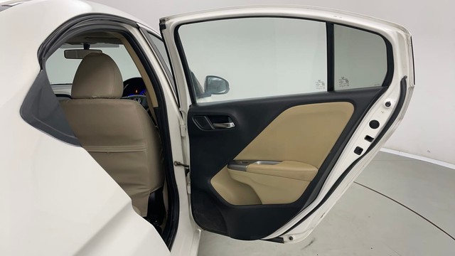 Second-hand 2015 Honda City VX MT for sale in Jaipur-28