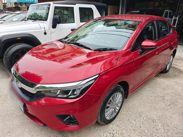 Second-hand 2022 Honda City V MT for sale in New Delhi-3