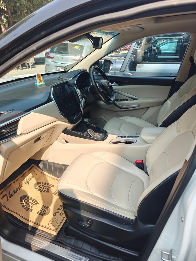 Second-hand 2022 MG Hector Sharp CVT for sale in New Delhi-5