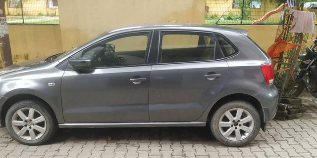 Second-hand 2012 Volkswagen Polo IPL II 1.2 Petrol Highline for sale in Allahabad-2