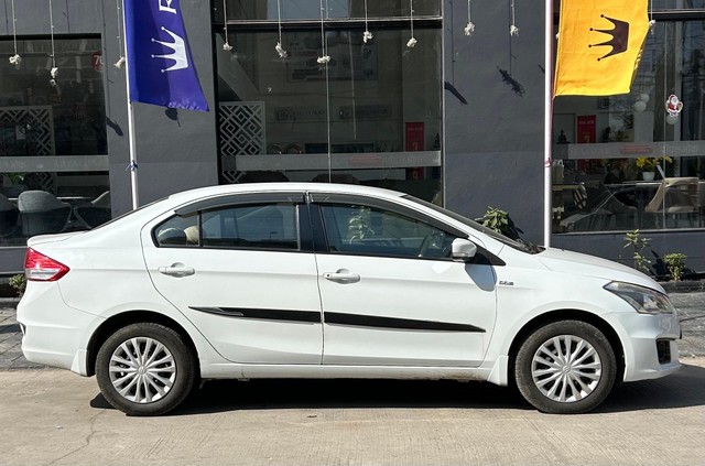 Second-hand 2014 Maruti Suzuki Ciaz VDi Plus for sale in Indore-1