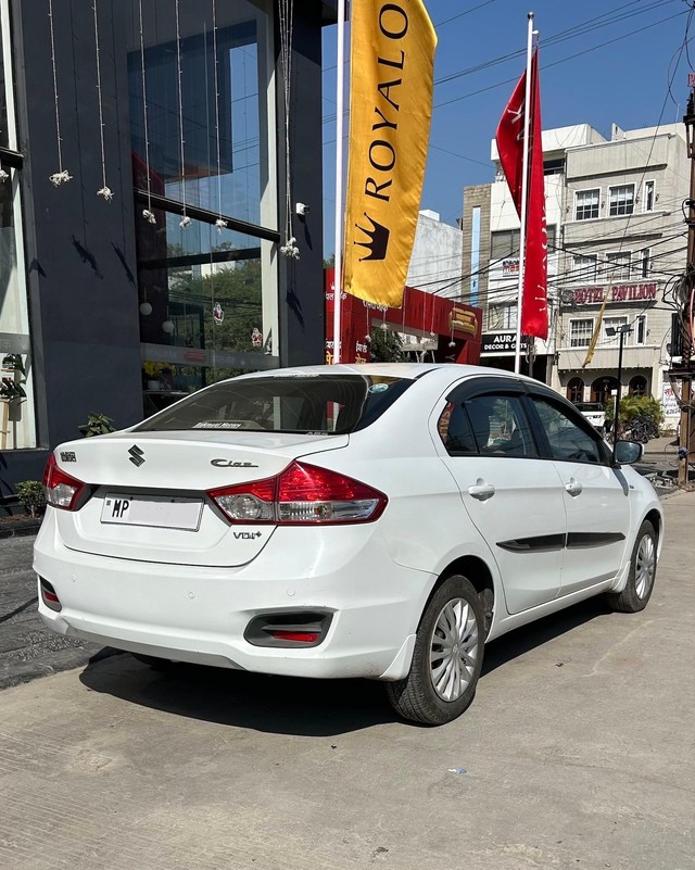 Second-hand 2014 Maruti Suzuki Ciaz VDi Plus for sale in Indore-6