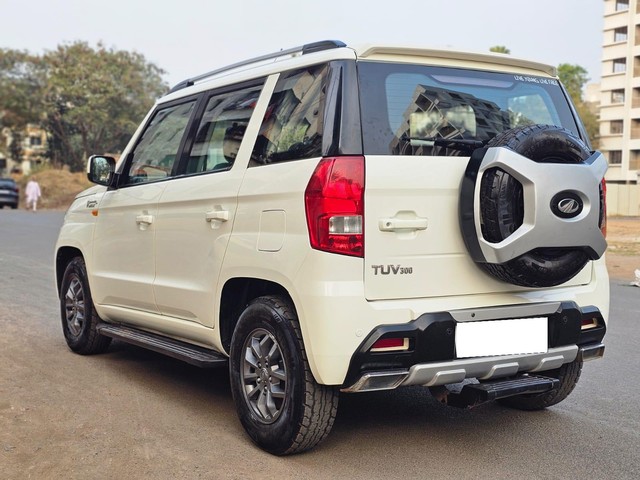 Mahindra TUV 300 T10 Second-hand 2018 Mahindra TUV 300 T10 for sale in Nashik-8