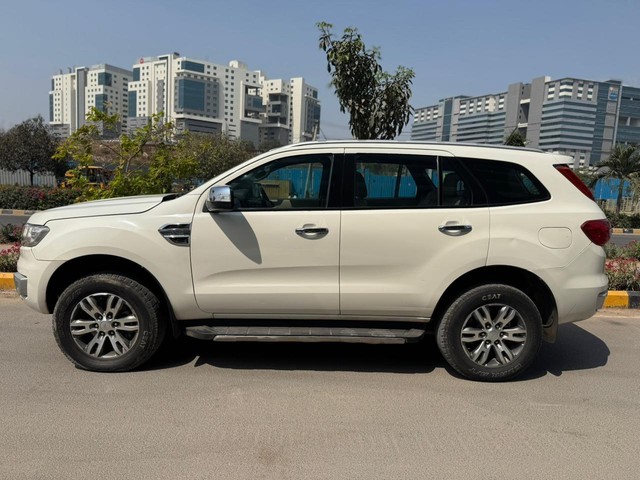 Second-hand 2018 Ford Endeavour 2.2 Titanium AT 4X2 for sale in Hyderabad-3