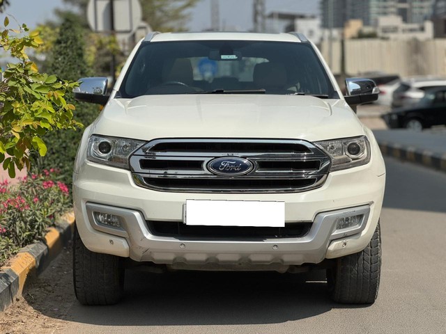 Second-hand 2018 Ford Endeavour 2.2 Titanium AT 4X2 for sale in Hyderabad-5