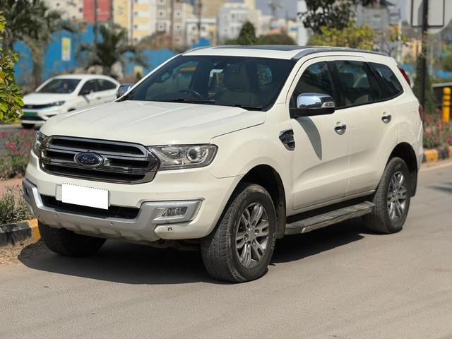 Second-hand 2018 Ford Endeavour 2.2 Titanium AT 4X2 for sale in Hyderabad-4