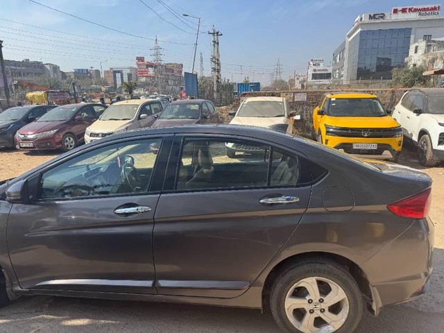 Second-hand 2016 Honda City i VTEC CVT VX for sale in New Delhi-9