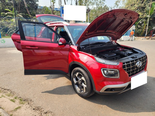 Second-hand 2020 Hyundai Venue SX Turbo for sale in Kolkata-12