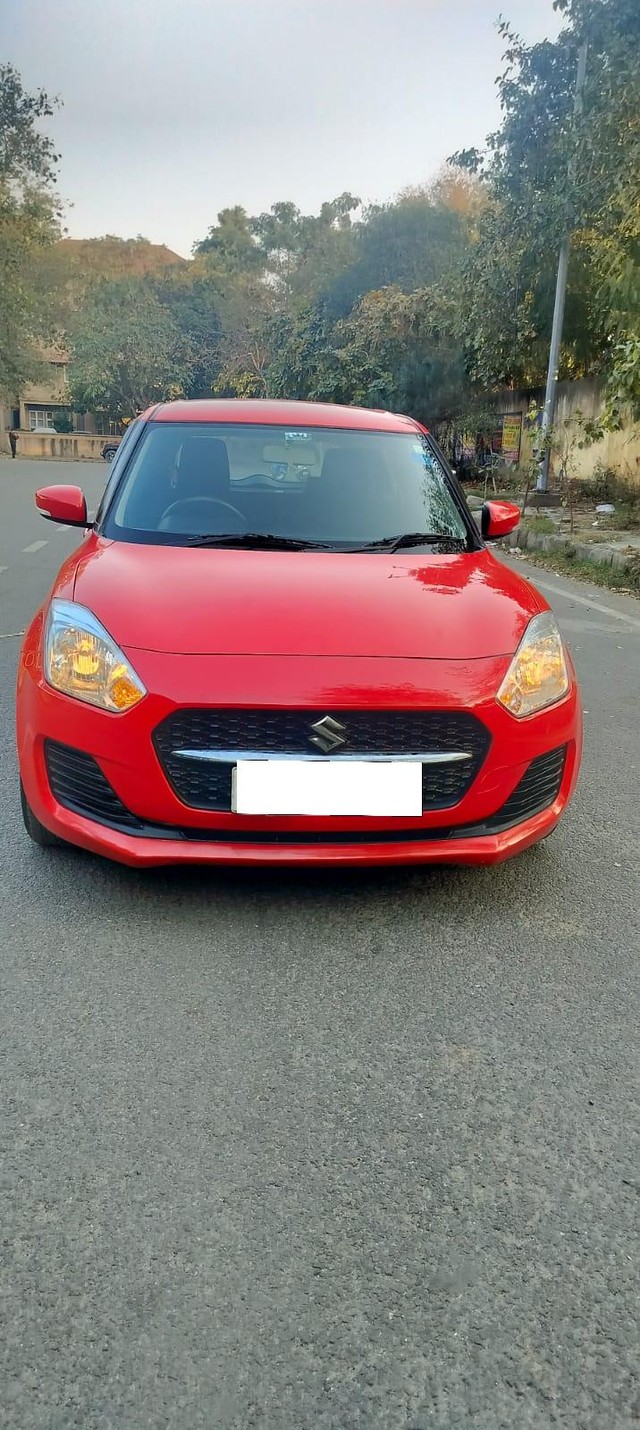 Second-hand 2021 Maruti Swift AMT VXI for sale in New Delhi-4